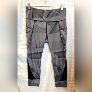 Women's Athleta leggings M cropped reflective zipper pocket gray Black 2 Pockets